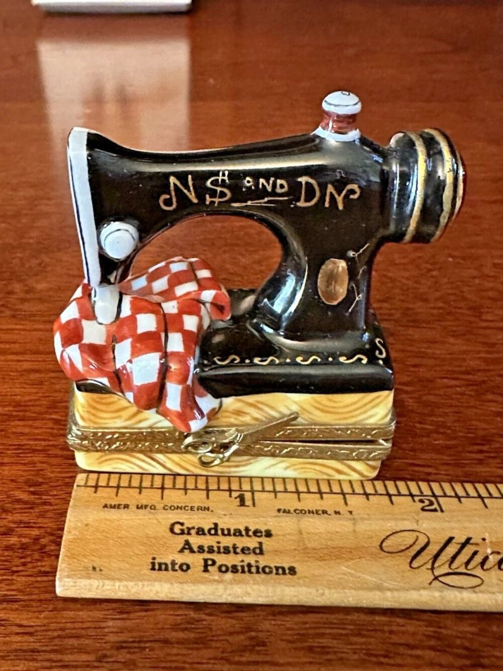 LIMOGES France Peint Main Trinket Box SEWING MACHINE w/Scissors Clasp & Thimble